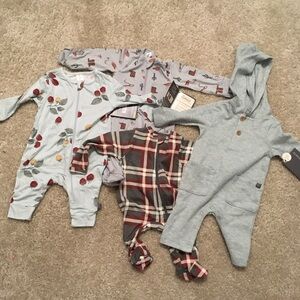 Modern Moments Gerber Pajama One Pieces NB 4pk